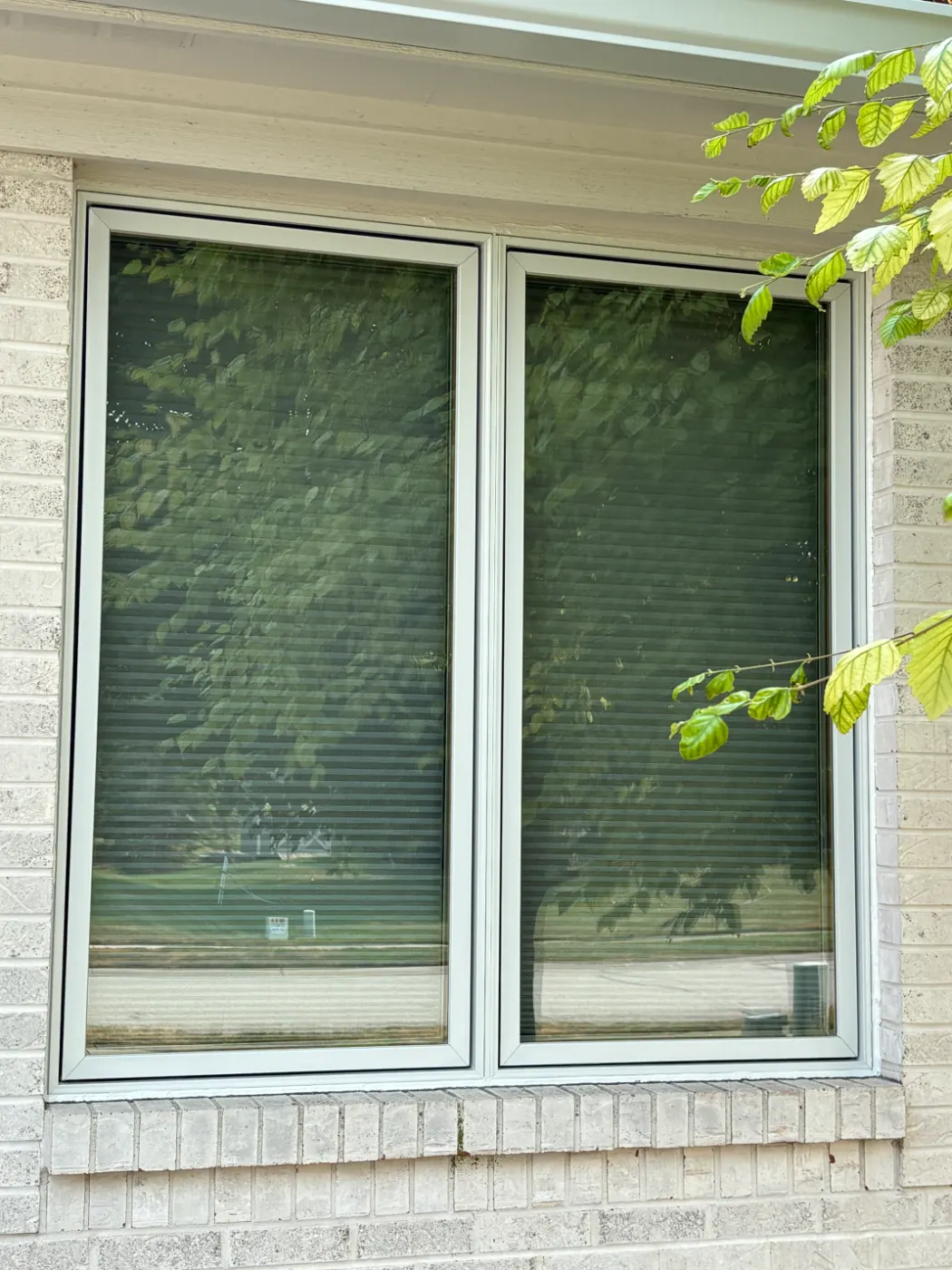 Window replacement documented in Mount Comfort